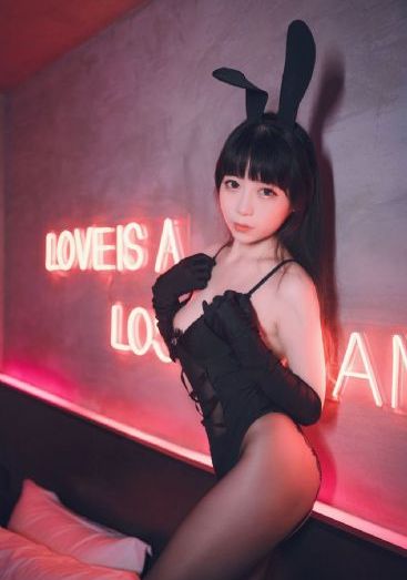 亲嘴扒胸摸屁股免费网站动漫视频_1080P在线播放