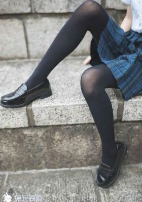 老头霸占人妻中文字幕_BD国语高清完整版播放