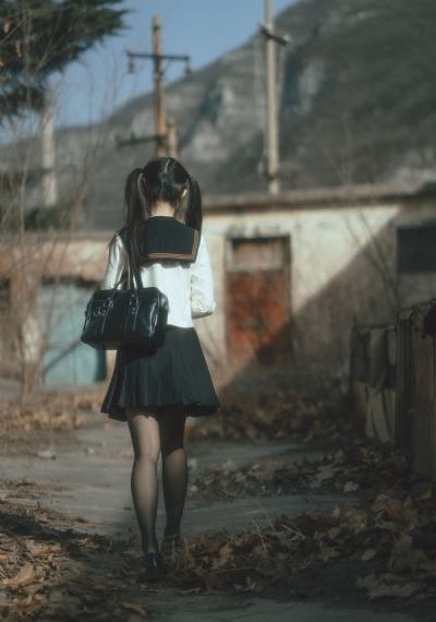 91仓本c仔大战高级爆乳模特_720免费观看超清